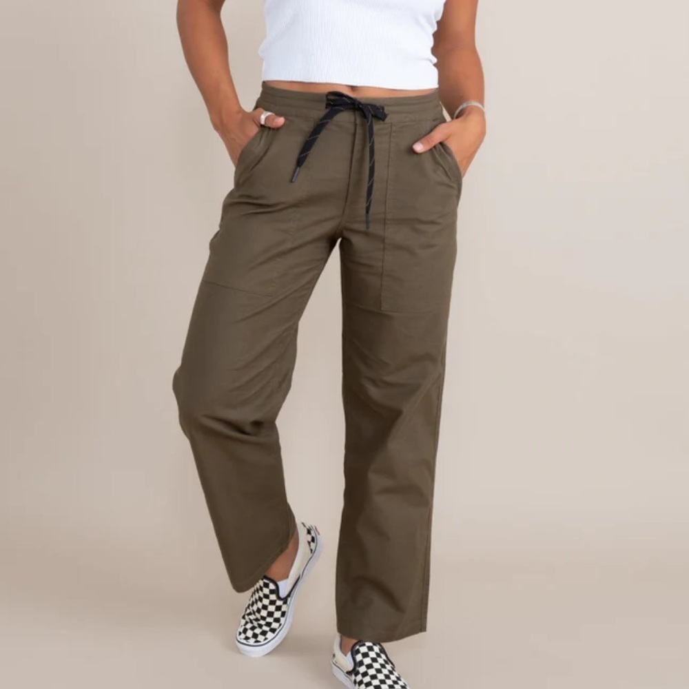 NWT Roark layover pants Military olive green straight leg mid rise